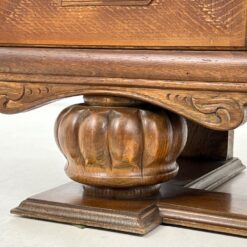 Ąžuolinis bufetas 48x137x176 cm