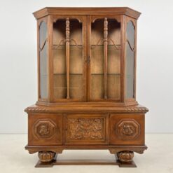 Ąžuolinis bufetas 48x137x176 cm