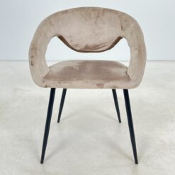 Modernus juodo metalinio rėmo krėslas su veliūru 55x57x78 cm, 48,5 cm