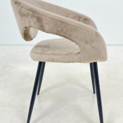 Modernus juodo metalinio rėmo krėslas su veliūru 55x57x78 cm, 48,5 cm