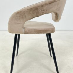 Modernus juodo metalinio rėmo krėslas su veliūru 55x57x78 cm, 48,5 cm