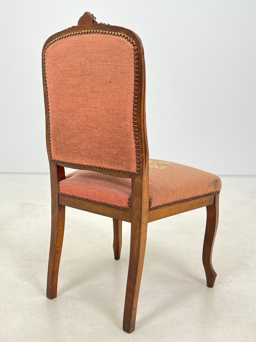 DM0029-kedes-9 Ąžuolinio rėmo kėdė su austu gėlių raštų gobelenu 45x48x89 cm, 47 cm