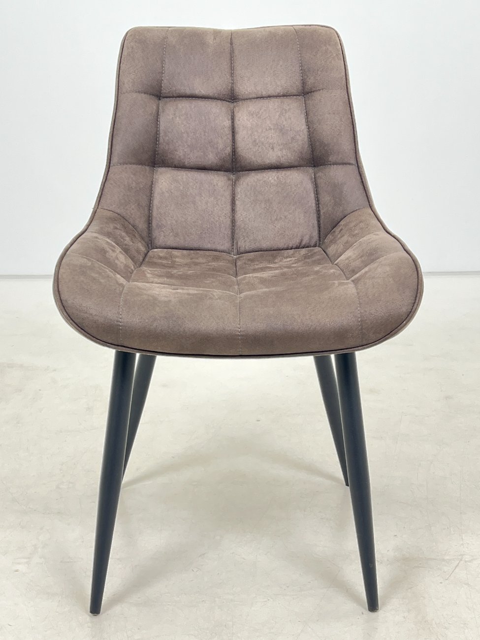 DM0046-kedes-1 Moderni juodo metalinio rėmo kėdė su dirbtine zomša 58x54x86 cm, 49 cm