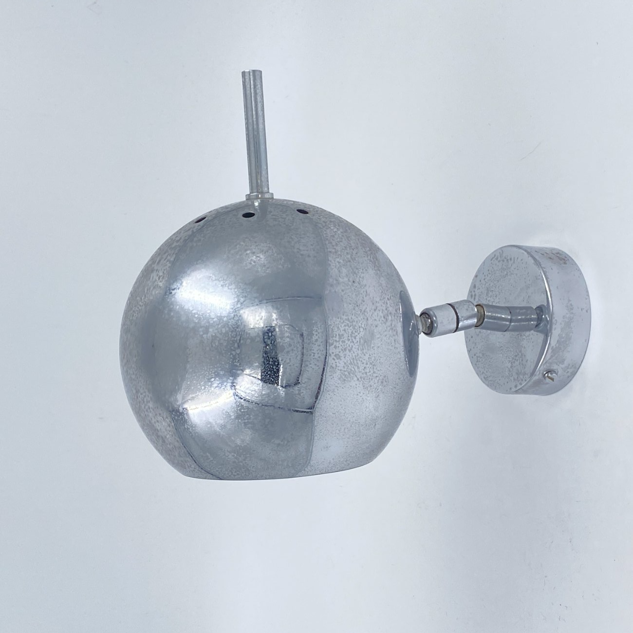 DM0057-sieniniai-sviestuvai-0 Vintažinis chromuotas reguliuojamas sieninis šviestuvas 24×15(+6)x21 cm