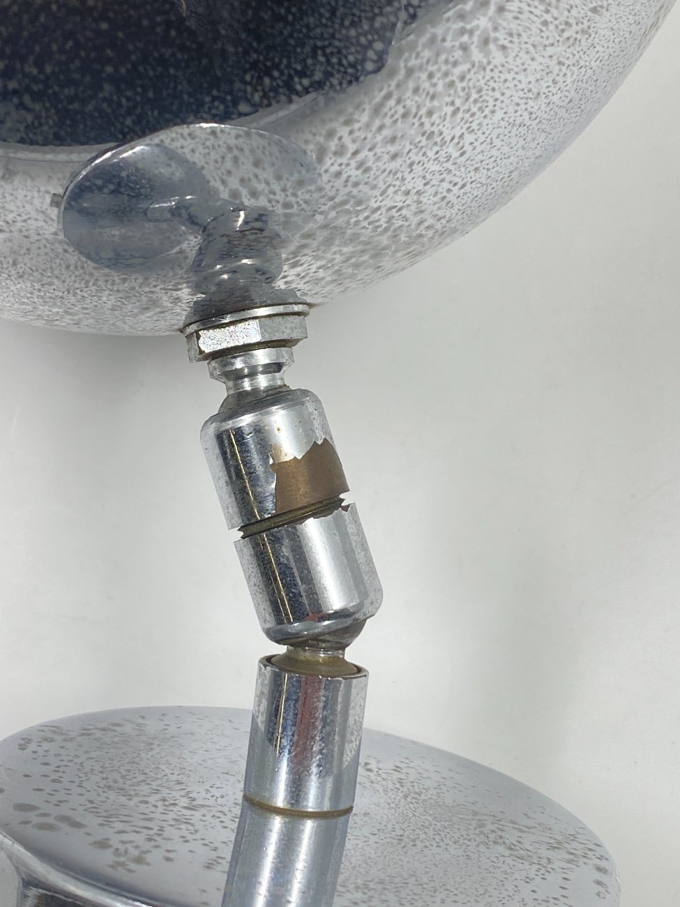 DM0057-sieniniai-sviestuvai-13 Vintažinis chromuotas reguliuojamas sieninis šviestuvas 24×15(+6)x21 cm