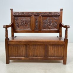 Ąžuolinis prieškambario suoliukas - skrynia 56x114x107 cm, 46 cm