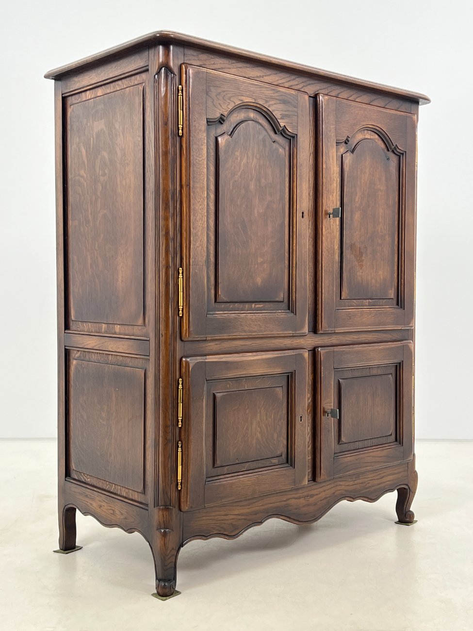 DM0066-komodos-3 Ąžuolo masyvo keturių durų komoda 51x100x126 cm