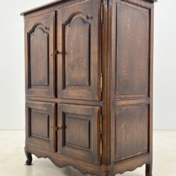 Ąžuolo masyvo keturių durų komoda 51x100x126 cm