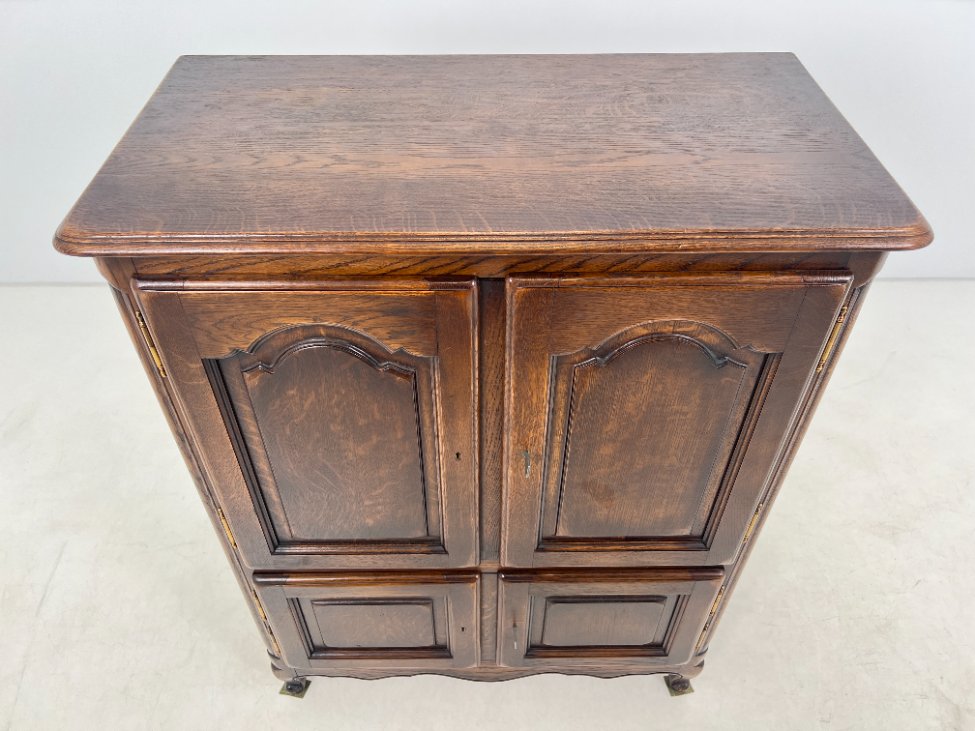 DM0066-komodos-5 Ąžuolo masyvo keturių durų komoda 51x100x126 cm