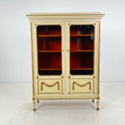 Provanso stiliaus raudonmedžio dviejų durų bufetas 48,5x125x166 cm