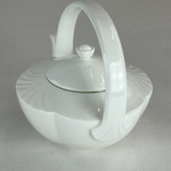 Porcelianinis “Villeroy Boch” serijos “Arco Weiss” arbatinukas 1100 ml 17,5×23,5×18,5 cm