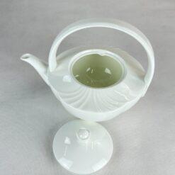 Porcelianinis “Villeroy Boch” serijos “Arco Weiss” arbatinukas 1100 ml 17,5×23,5×18,5 cm