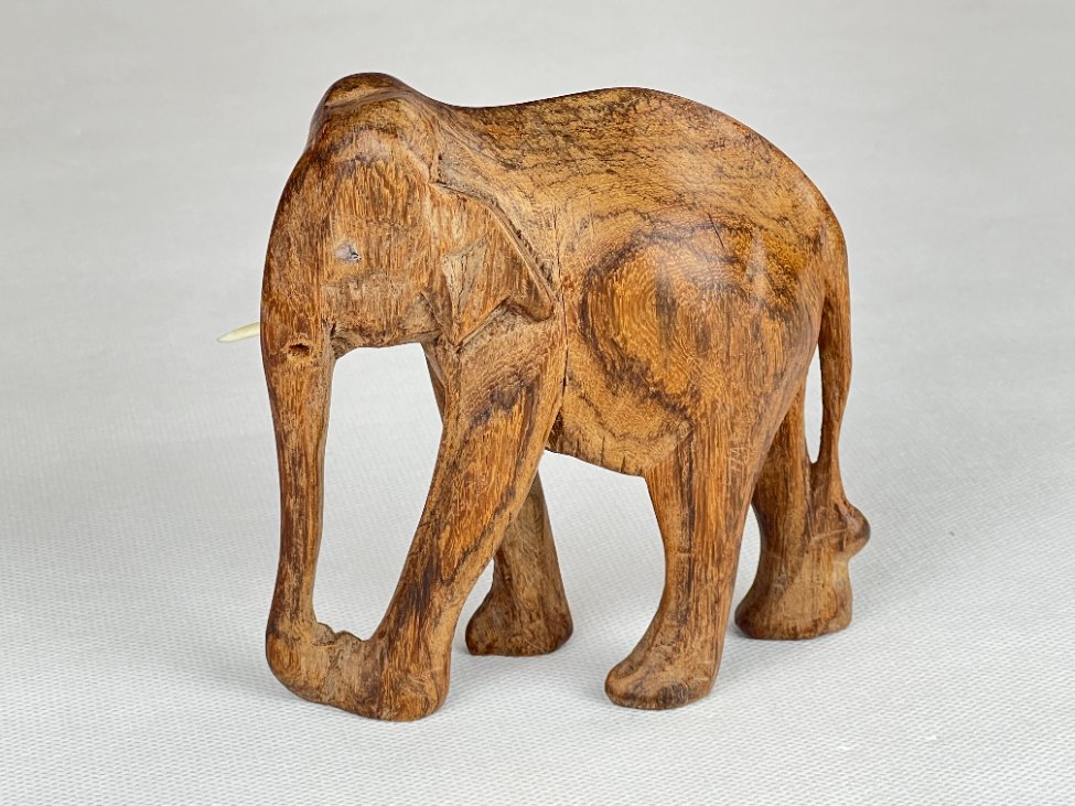 HN0095-kitokios-skulpturos-2 Medinė dramblio statula 5,5×11,5×11 cm