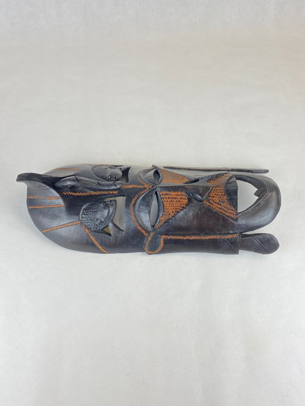 HN0153-interjero-ir-apdailos-detales-3 Medinė afrikietiška kaukė 9×21,5×50 cm