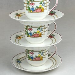 Porcelianinis “Villeroy Boch” serijos “Mon Jardin” puodelis 180 ml 7,5×9,5×7 cm su lėkštute 15x15x2 cm 2 vnt. komplektas