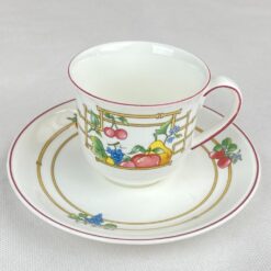 Porcelianinis “Villeroy Boch” serijos “Mon Jardin” puodelis 180 ml 7,5×9,5×7 cm su lėkštute 15x15x2 cm 2 vnt. komplektas