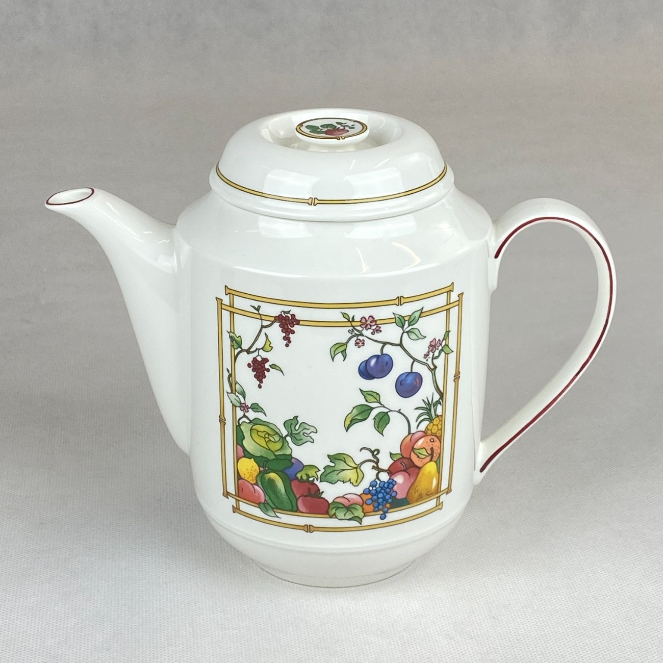 HN0169-arbatinukai-virduliai-0 Porcelianinis “Villeroy Boch” serijos “Mon Jardin” arbatinukas 1.1 l. 12x22x17 cm