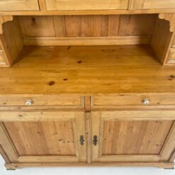 Pušies medžio bufetas 58,5x149x191 cm