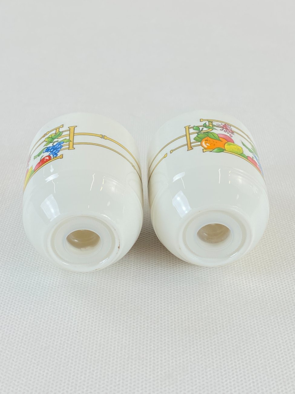 HN0189-kita-5 Porcelianinės “Villeroy Boch” serijos “Mon Jardin” prieskoninės 2 vnt. komplektas 5x5x9 cm