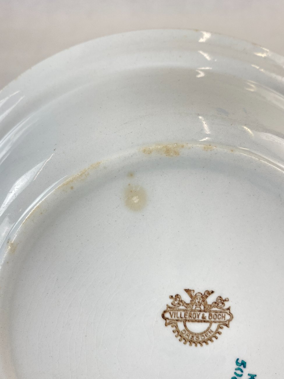 HN0212-puodai-dubenys-asociai-10 Porcelianinis “Villeroy Boch” apvalus dubuo 24,5×24,5×5 cm