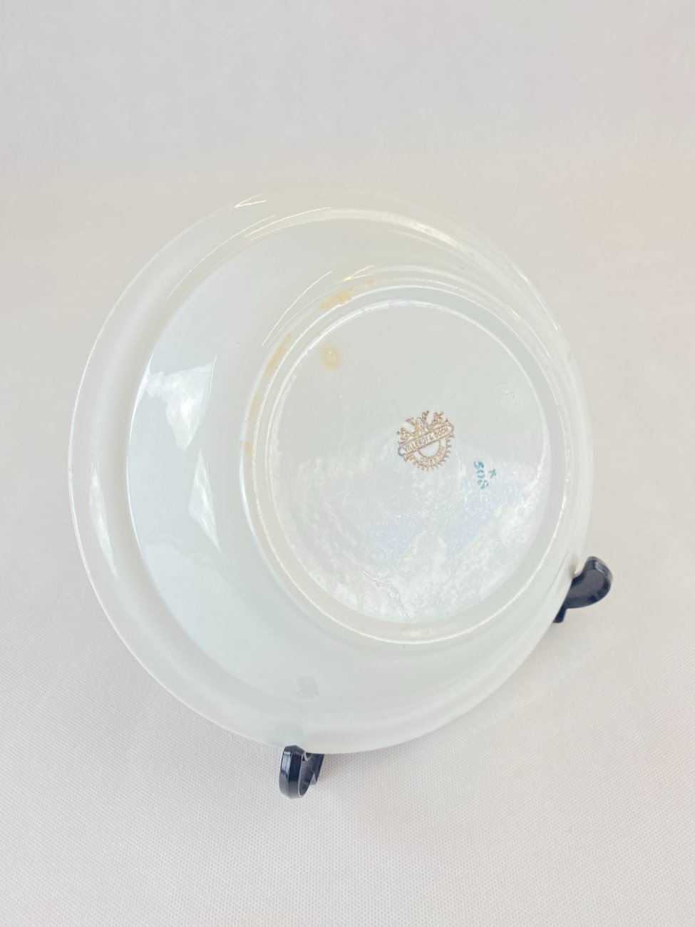 HN0212-puodai-dubenys-asociai-8 Porcelianinis “Villeroy Boch” apvalus dubuo 24,5×24,5×5 cm