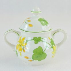 Porcelianinė “Villeroy Boch” serijos “Geranium” cukrinė 9×13,5×11,5 cm