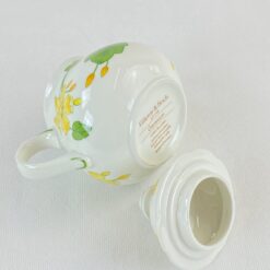 Porcelianinė “Villeroy Boch” serijos “Geranium” cukrinė 9×13,5×11,5 cm