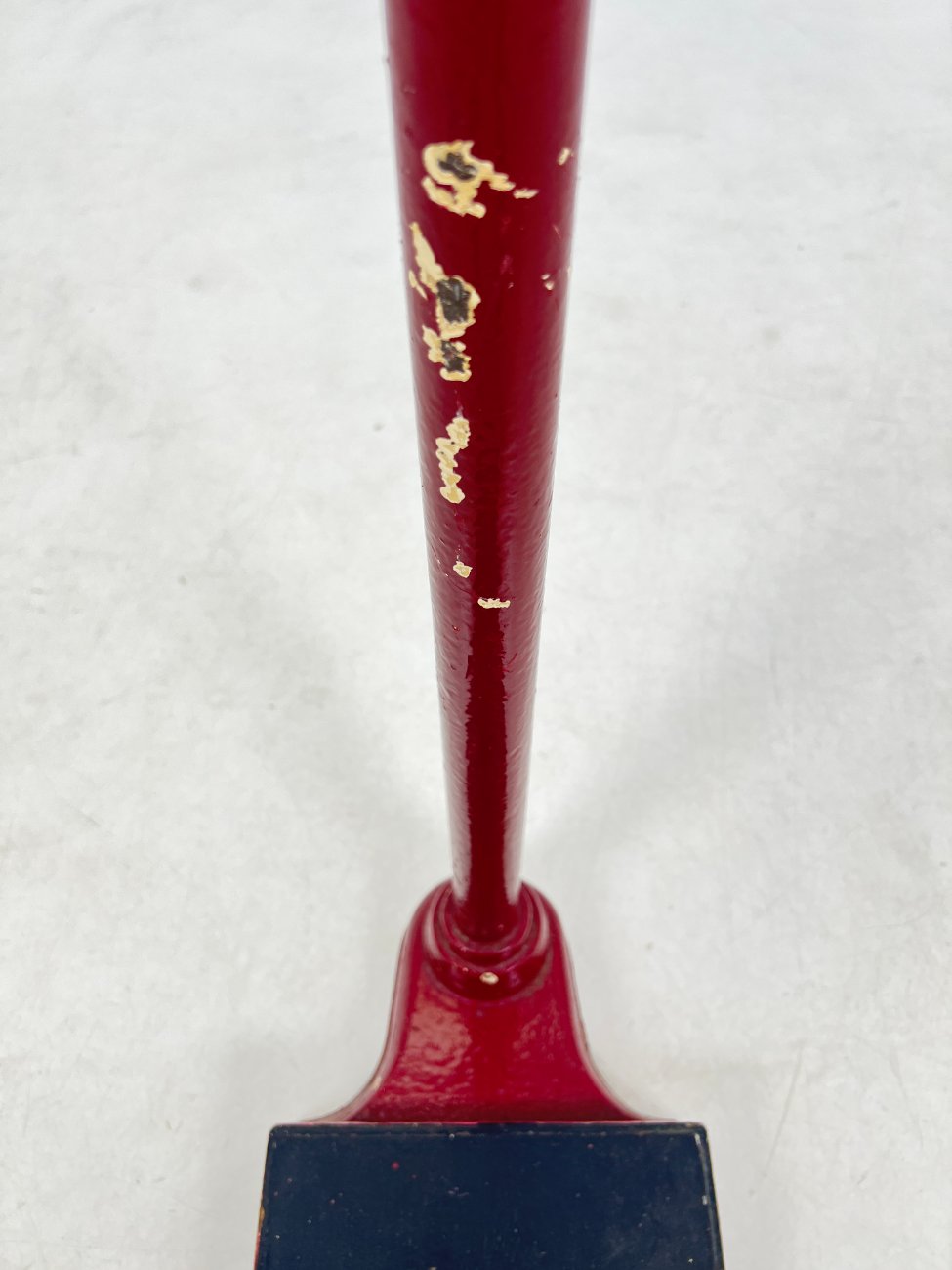 HN0219-svarstykles-13 Vintažinės, mechaninės svarstyklės iš ketaus ir metalo 58x44x143 cm