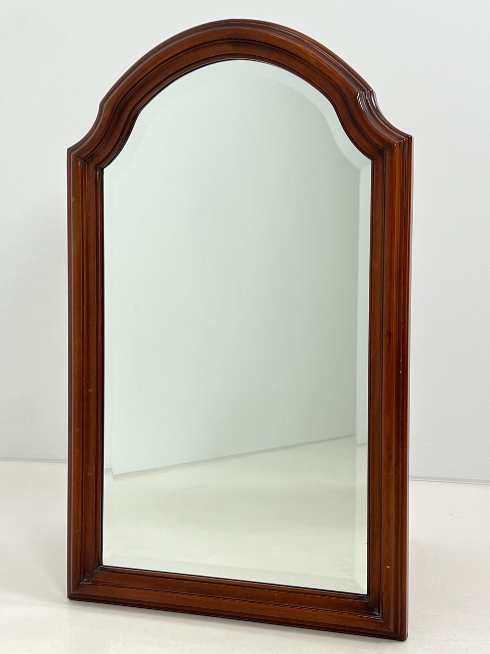 HN0231-veidrodziai-1 Veidrodis raudonmedžio rėme 4,5x56x92,5 cm