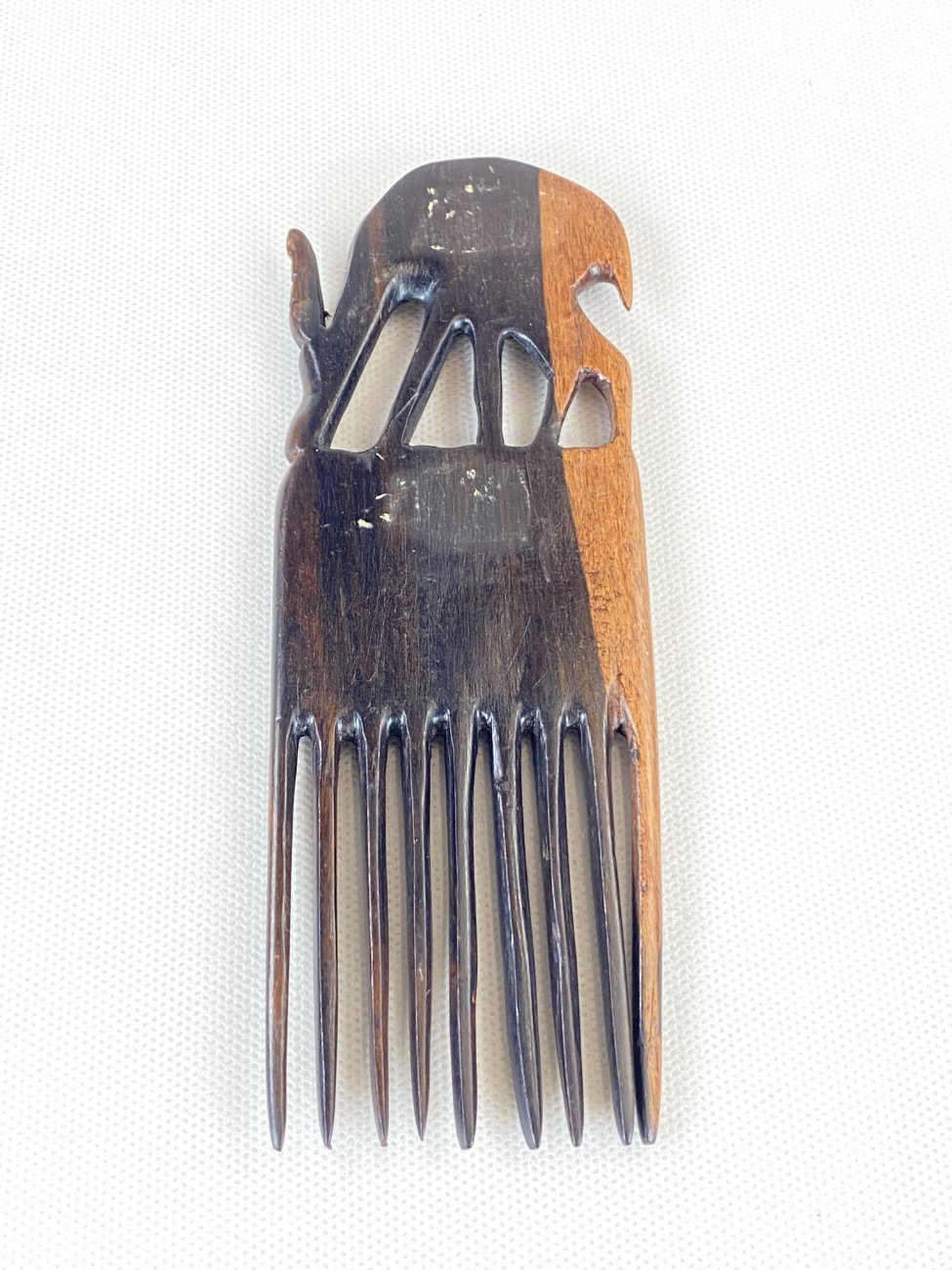 HN0242-vonios-prekes-5 Afrikietiškos medinės šukos su antilope 1×6,5×18 cm