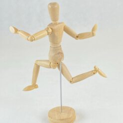 Medinė statula ant postamento – dailininko manekenas 5,5x6x23 cm