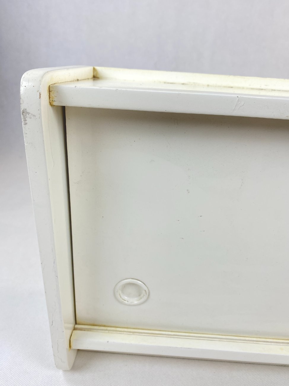 HN0273-spinteles-14 Pakabinama dviejų stumdomų durų spintelė su kabliukais 15,5×51,5×27 cm