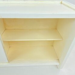 Pakabinama dviejų stumdomų durų spintelė su kabliukais 15,5×51,5×27 cm