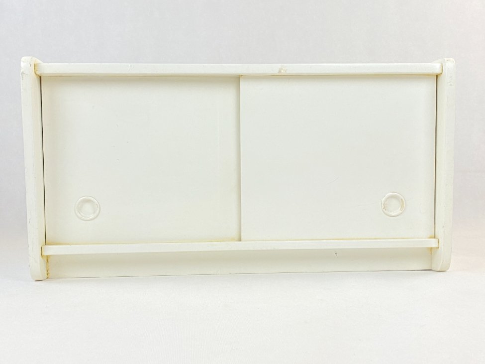 HN0273-spinteles-2 Pakabinama dviejų stumdomų durų spintelė su kabliukais 15,5×51,5×27 cm