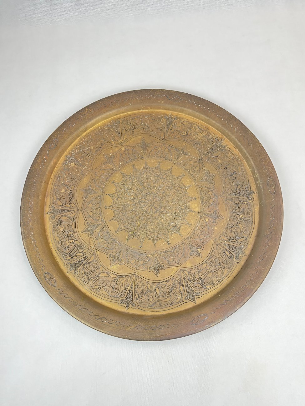 HN0281-interjero-ir-apdailos-prekes-1 Marokietiško stiliaus pakabinama apvali žalvarinė dekoracija 2,5x55x55 cm