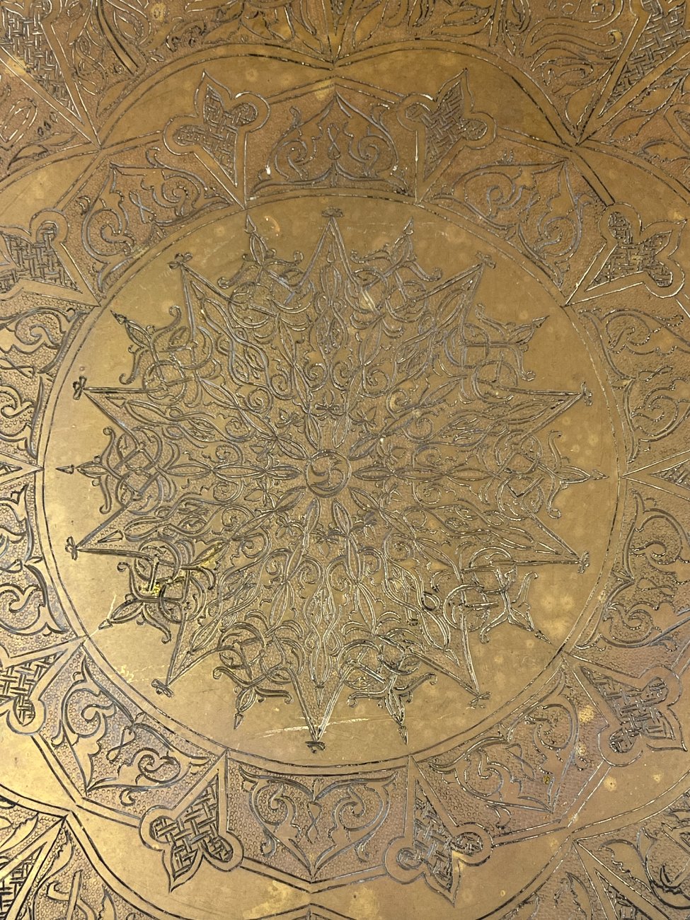 HN0281-interjero-ir-apdailos-prekes-5 Marokietiško stiliaus pakabinama apvali žalvarinė dekoracija 2,5x55x55 cm