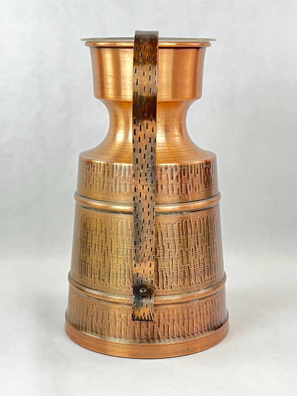 HN0289-metaliniai-indai-4 Varinis ąsotis su plastikiniu įdėklu 22,5x30x38,5 cm