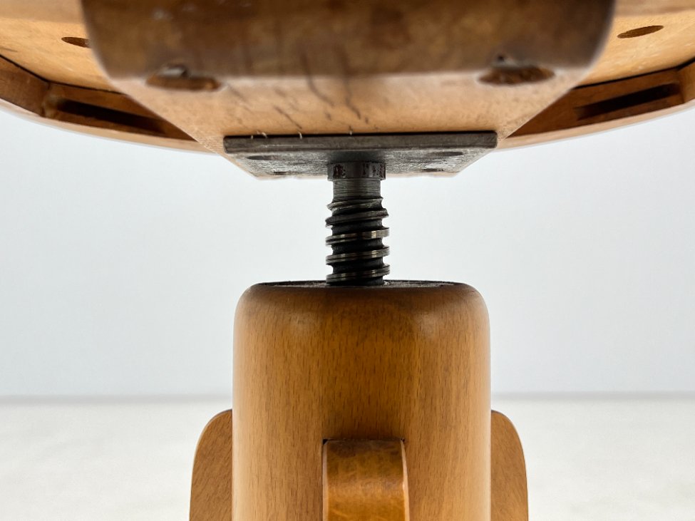 HN0301-kedes-7 Medinio rėmo reguliuojamo aukščio pianino kėdė su eko oda 44x44x49(+16) cm