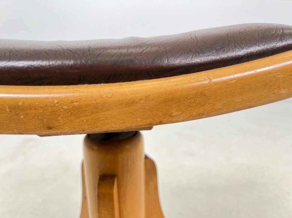 HN0301-kedes-8 Medinio rėmo reguliuojamo aukščio pianino kėdė su eko oda 44x44x49(+16) cm