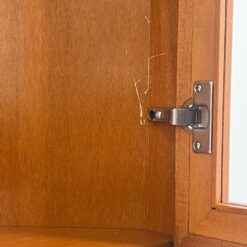 Vintažinė kampinė vitrina 49x103x199 cm