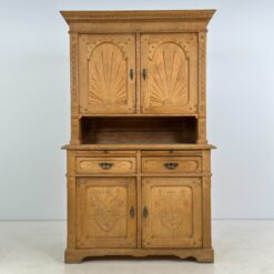 Ąžuolinis bufetas iš dviejų dalių 64x134x213 cm