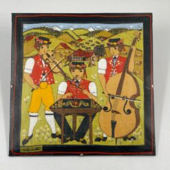 “Fisba Stoffels” įstiklinta skarelė su muzikantais 1×30,5×30,5 cm