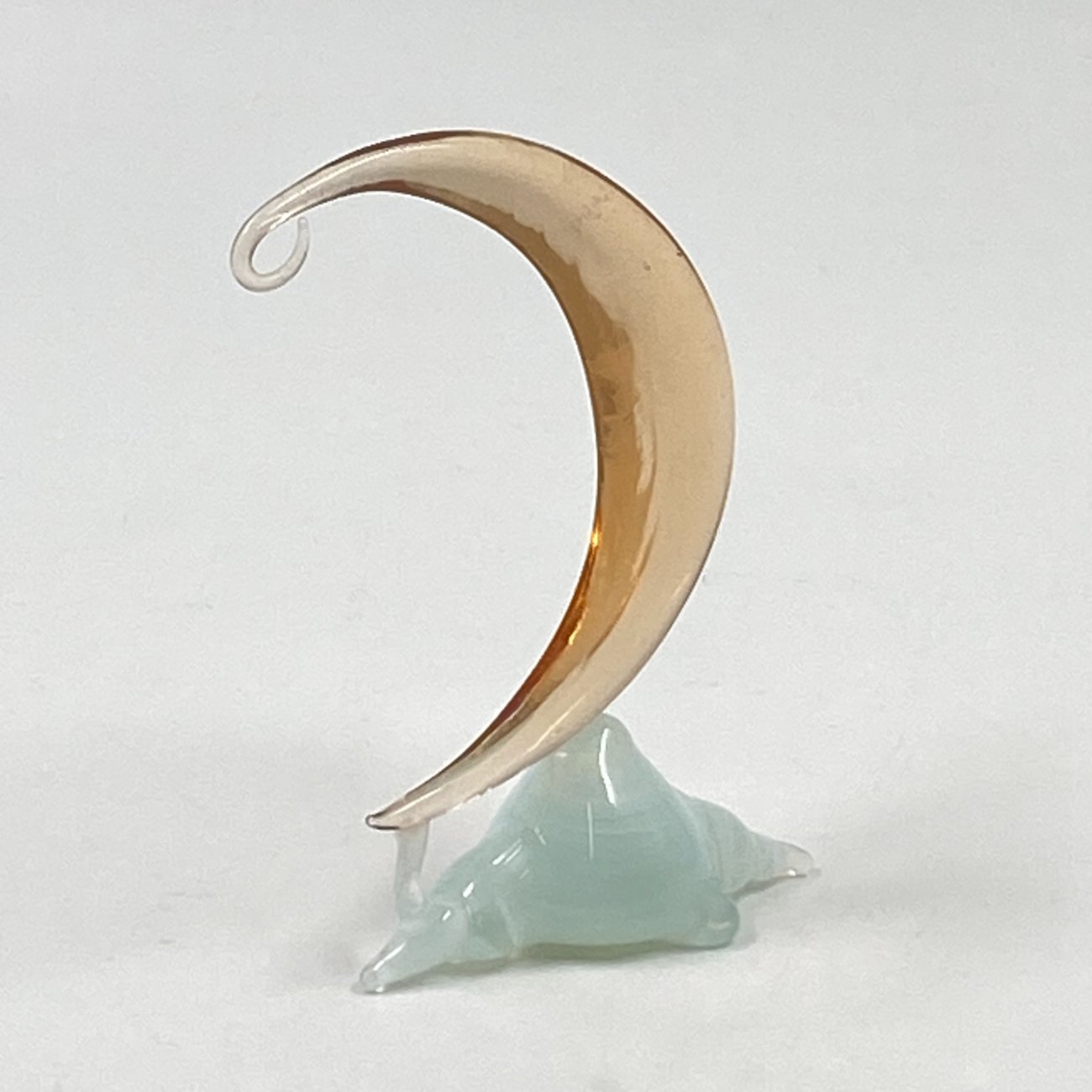 HN0326-stiklines-skulpturos-0 Stiklinė mėnulio ir debesies statula 4×9,5×12 cm