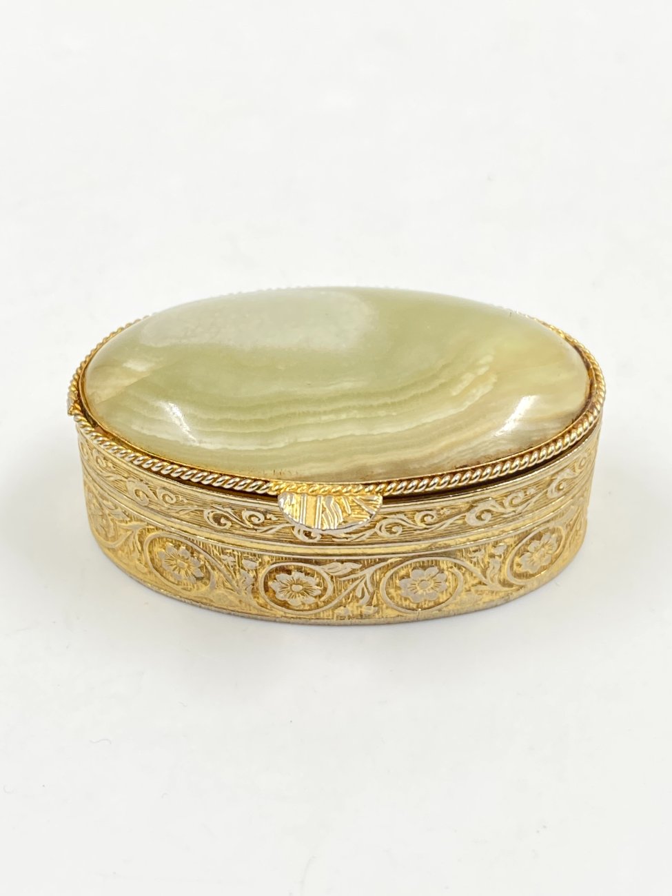 HN0336-dezutes-1 Žalvarinė dėžutė su oniksu 3,5x5x2 cm