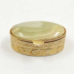 Žalvarinė dėžutė su oniksu 3,5x5x2 cm