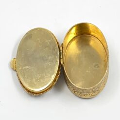 Žalvarinė dėžutė su oniksu 3,5x5x2 cm