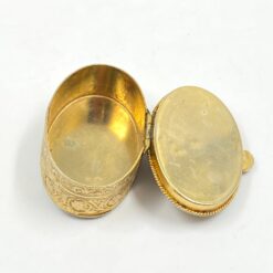 Žalvarinė dėžutė su oniksu 3,5x5x2 cm