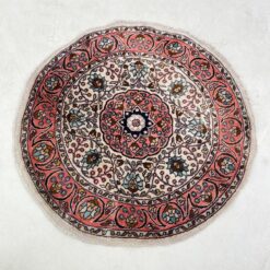 Šilkinis rankų darbo kilimas "Nain" 93x93x0,4 cm