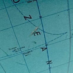 Šviečiantis stalinis gaublys žalvariniu rėmu 30x26x34,5 cm