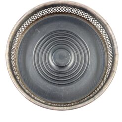 Sidabruoto metalo indas plastikiniu dugnu 13,5×13,5×4 cm